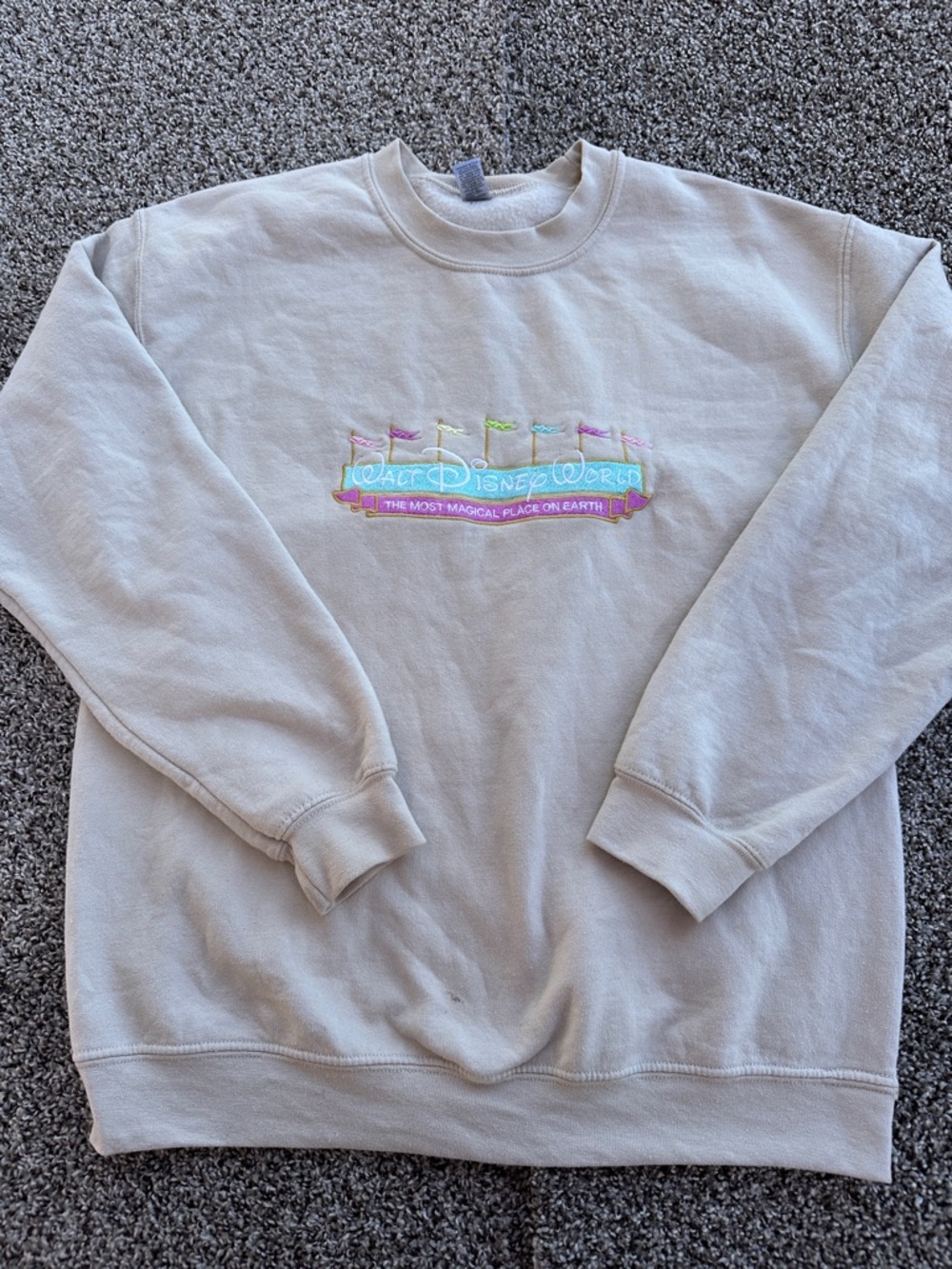 Y2K Disney Cream Crewneck Sweatshirt with Pastel Embroidered Logo size Medium